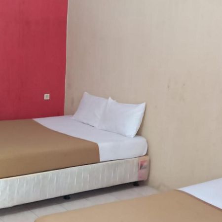Hotel Nirwana Situbondo Redpartner Banyuanget Ngoại thất bức ảnh