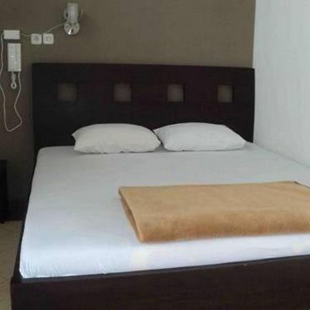 Hotel Nirwana Situbondo Redpartner Banyuanget Ngoại thất bức ảnh